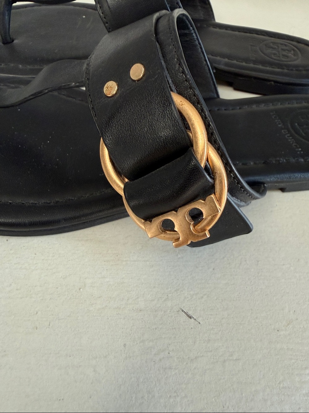 Tory Burch Marsden Black Leather Thong Sandal with Gold Hardware - Picture 4 of 5